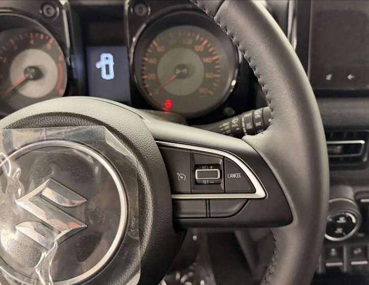 Suzuki Jimny SUV 1,5 l 75 kw