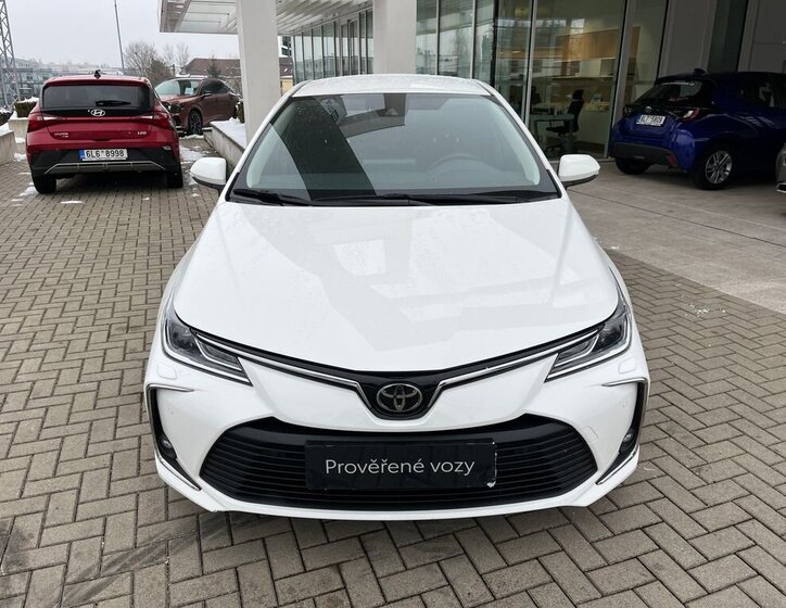 Toyota Corolla Sedan 1,5 l 92 kw
