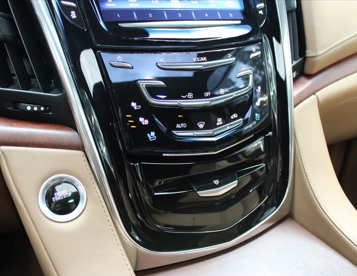 Cadillac Escalade Ostatní 6,2 l 313 kw