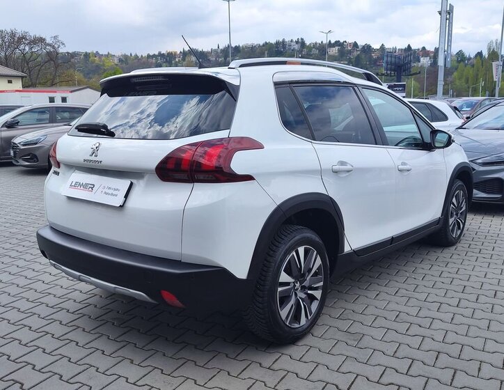 Peugeot 2008 SUV / Terénní 1,2 l 81 kw