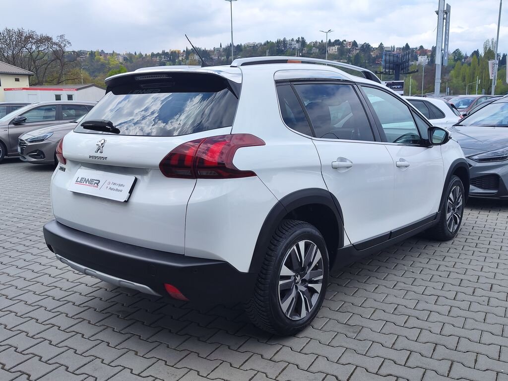 Peugeot 2008 SUV / Terénní 1,2 l 81 kw