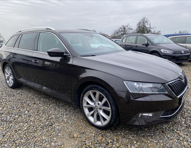 Škoda Superb Kombi 2,0 l 140 kw