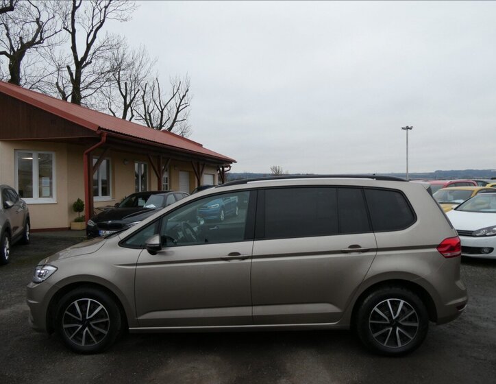 Volkswagen Touran 6