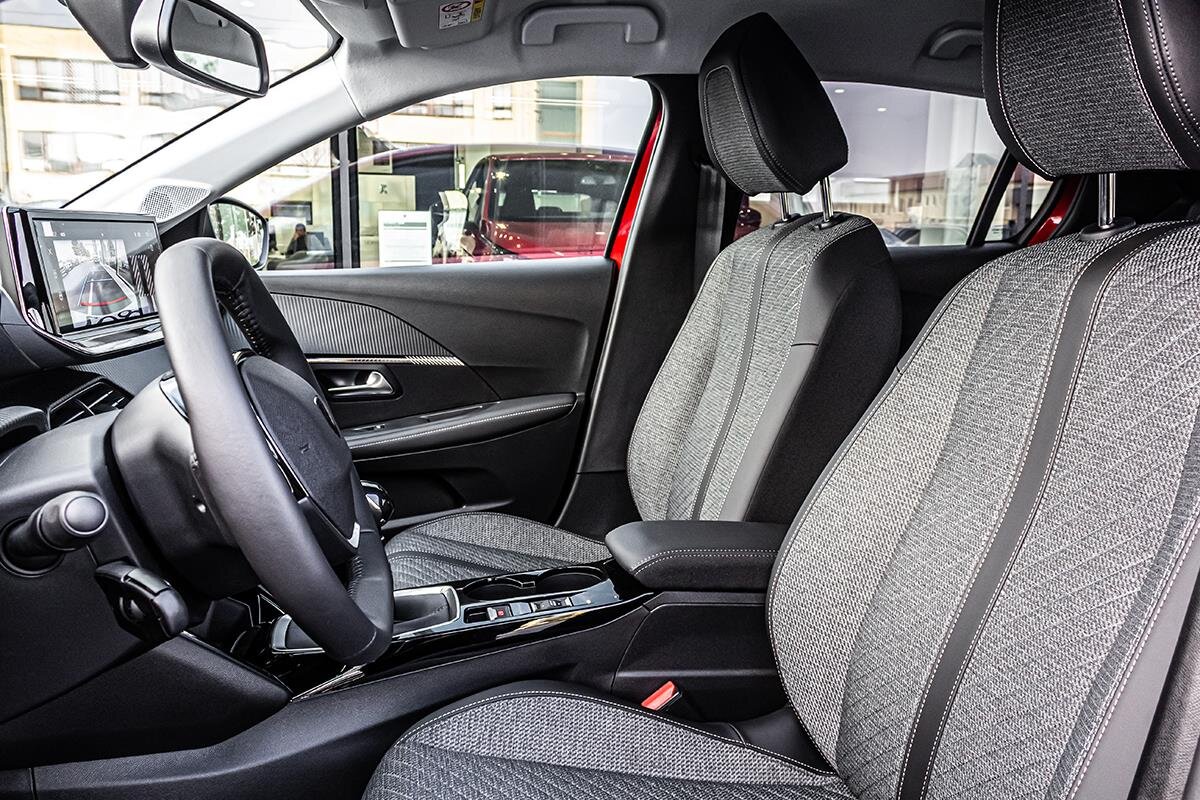 Peugeot 208 Hatchback 1,2 l 74 kw