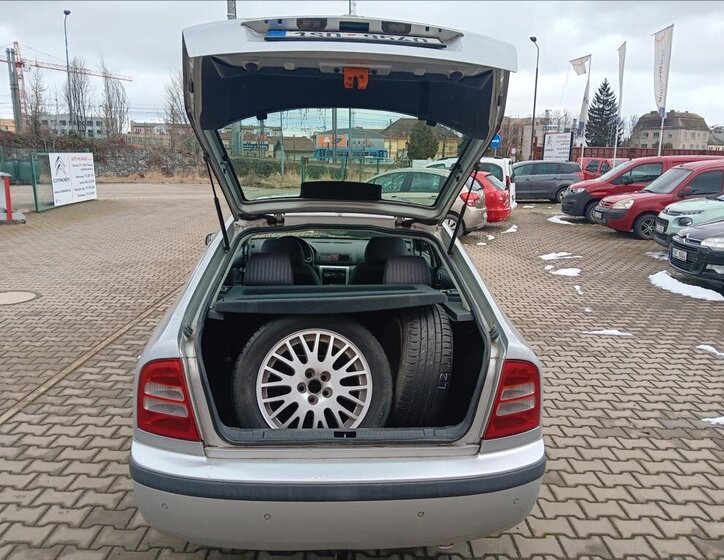 Škoda Octavia Liftback 1,8 l 110 kw