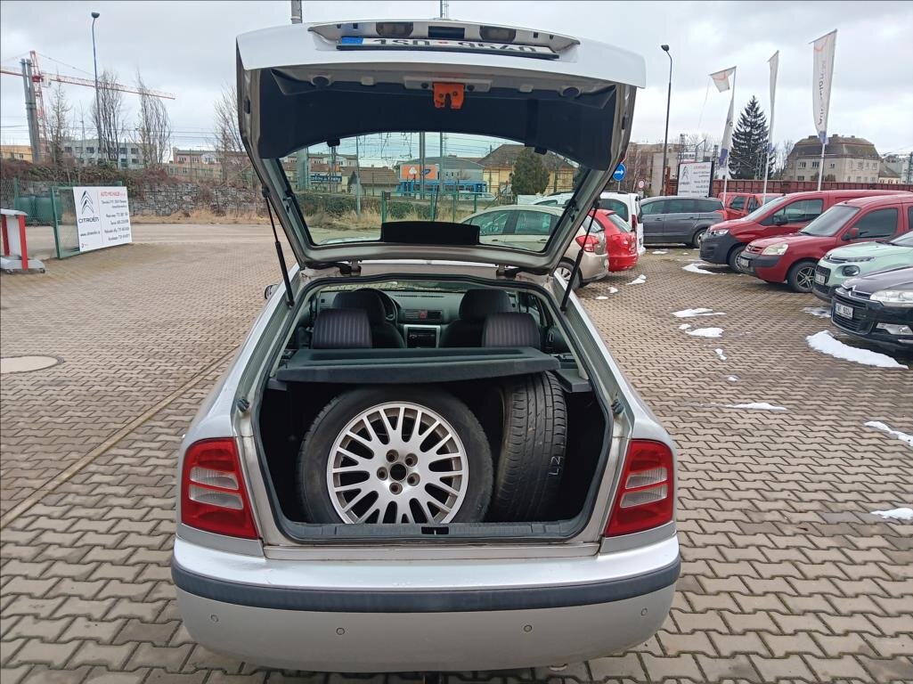 Škoda Octavia Liftback 1,8 l 110 kw