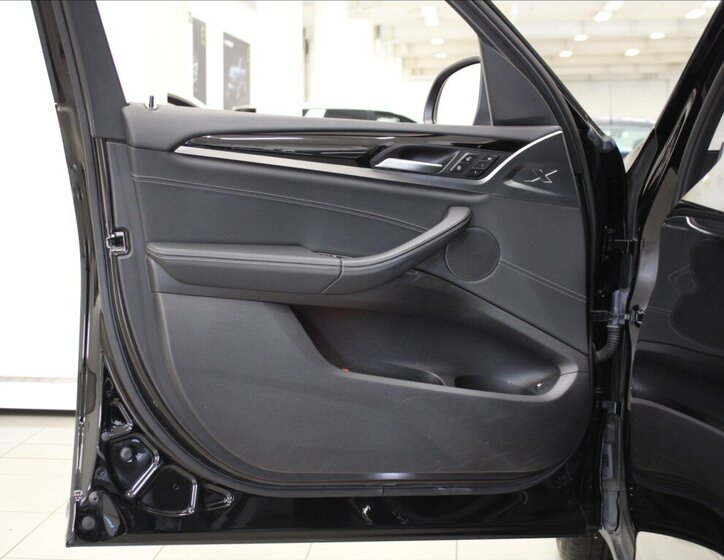 BMW X3 SUV 2,0 l 215 kw