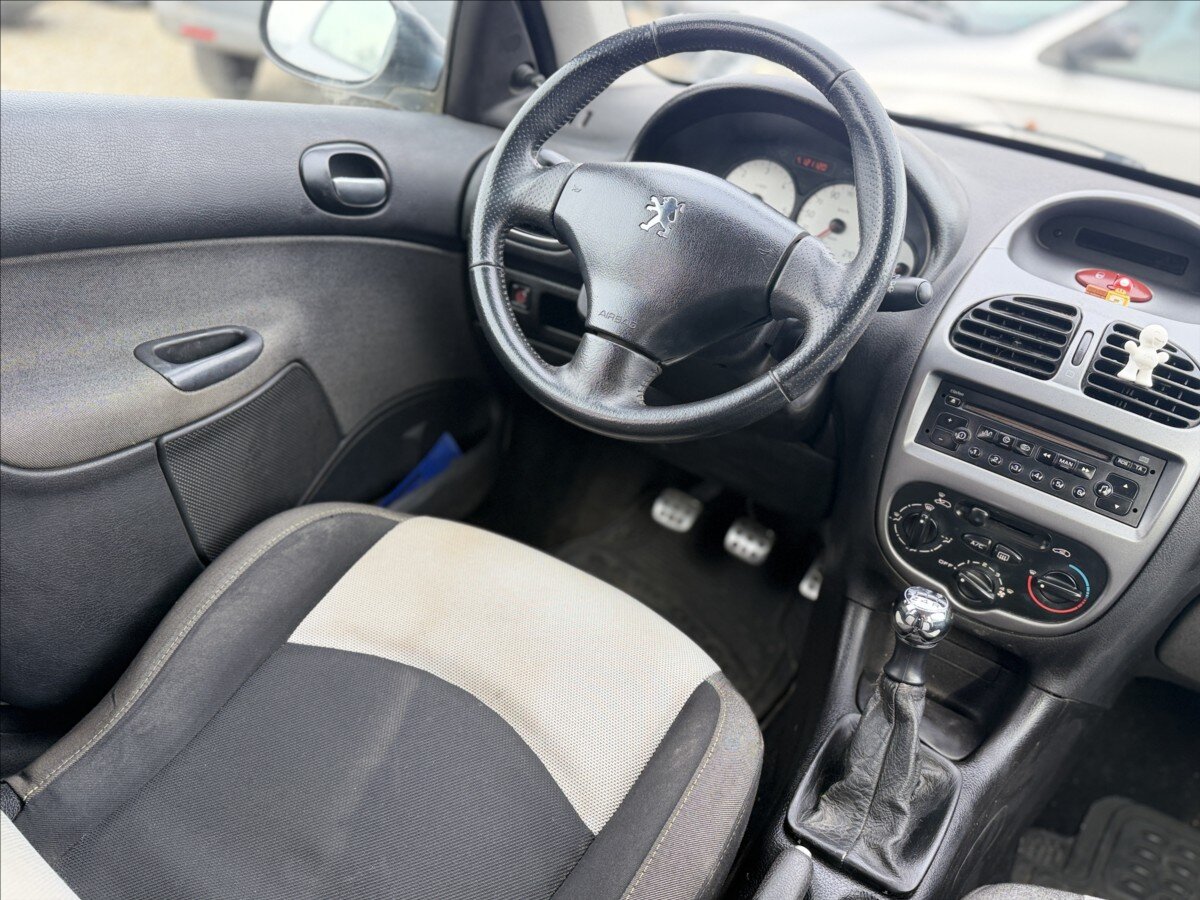 Peugeot 206 Hatchback 1,4 l 50 kw