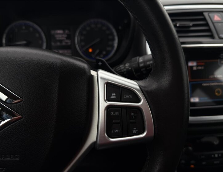 Suzuki SX4 S-Cross SUV / Terénní 1,4 l 103 kw