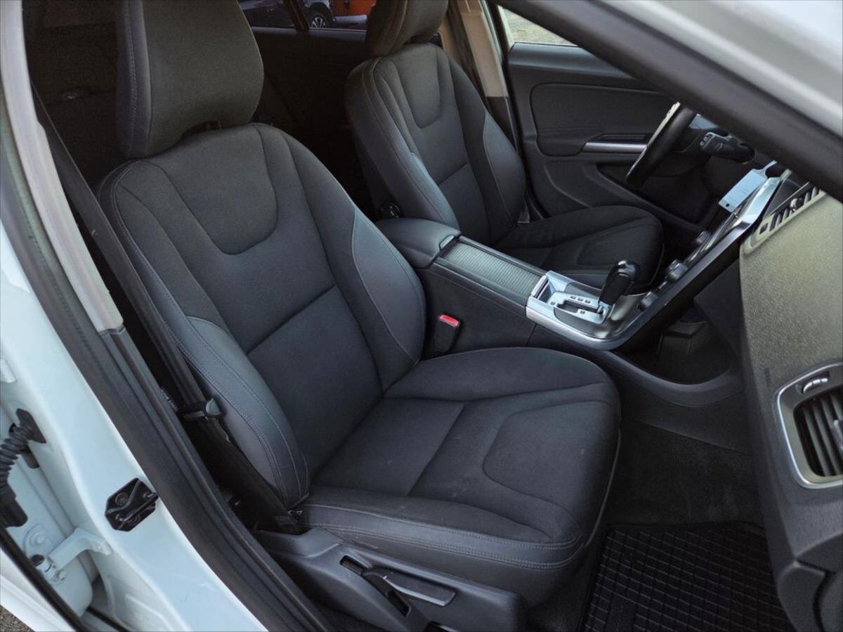 Volvo V60 Kombi 2,0 l 120 kw