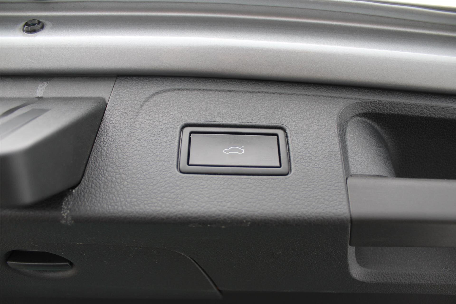 Volkswagen Passat Kombi 2,0 l 176 kw