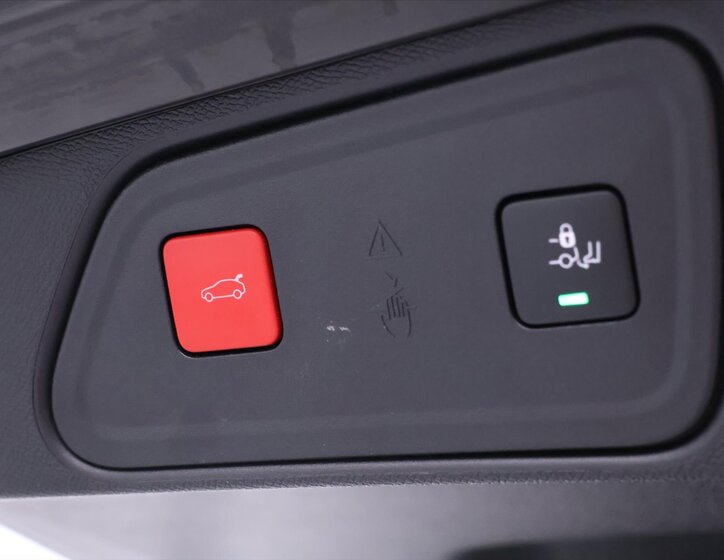 Peugeot 3008 SUV / Terénní 1,6 l 133 kw