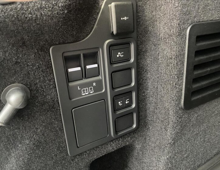 Land Rover Discovery 26