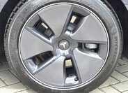 Tesla Model 3 Sedan / Limuzína 0,0 208 kw