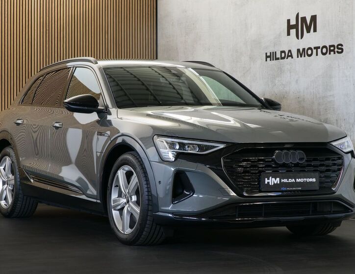 Audi Q8 1