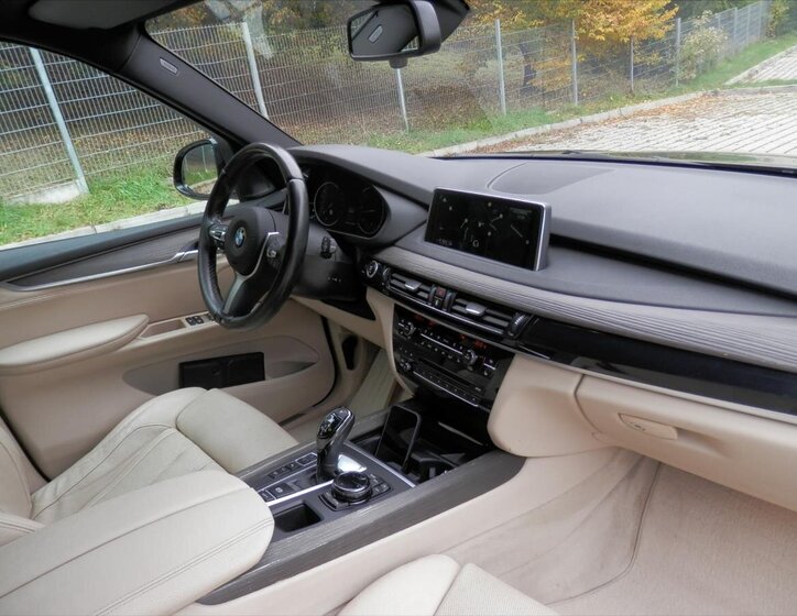 BMW X5 Kombi 3,0 l 190 kw