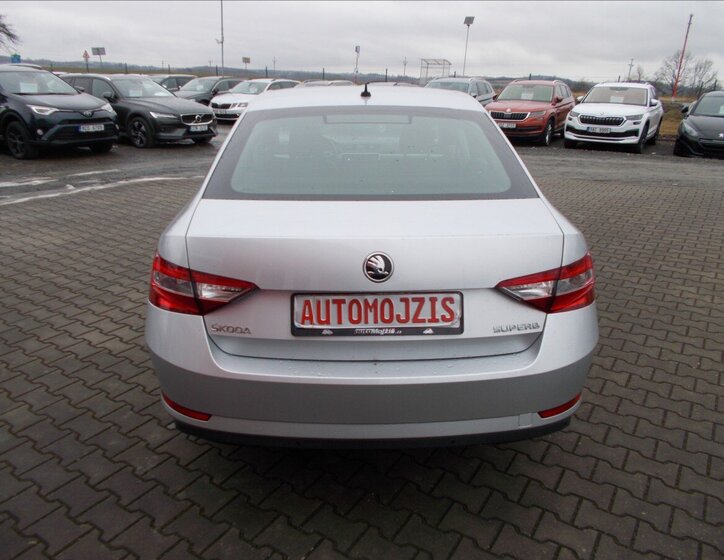 Škoda Superb Sedan / Limuzína 2,0 l 110 kw