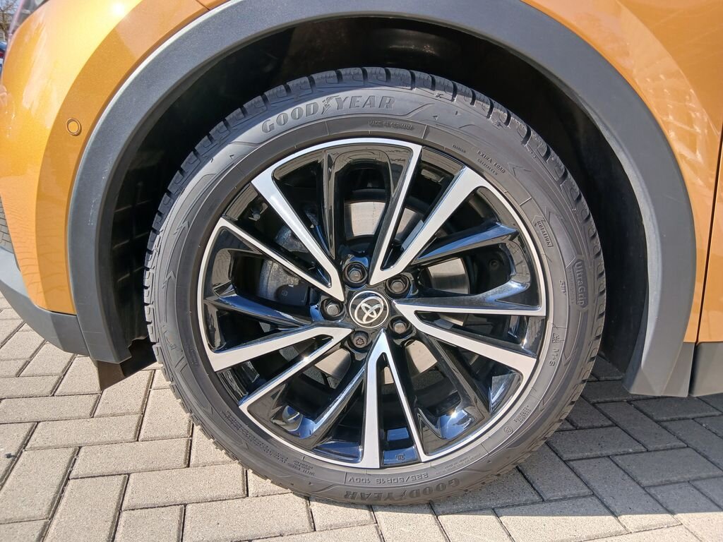 Toyota C-HR SUV / Terénní 2,0 l 112 kw