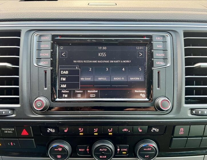 Volkswagen Multivan 27