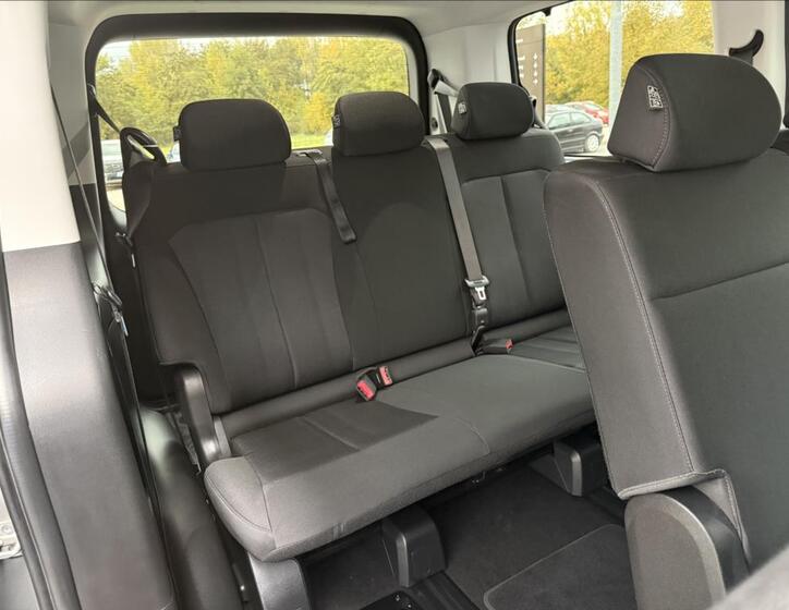 Hyundai Staria 13