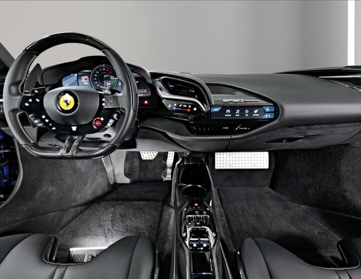 Ferrari SF90 Kupé 4,0 l 736 kw