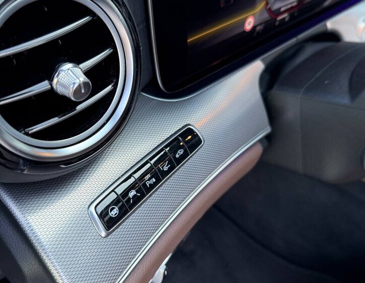 Mercedes-Benz Třídy E Sedan / Limuzína 4,0 l 420 kw