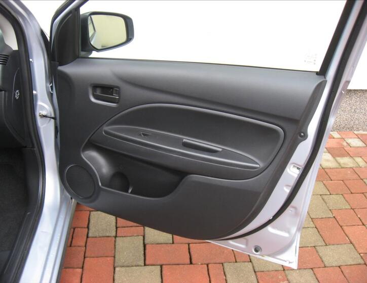 Mitsubishi Space Star 18