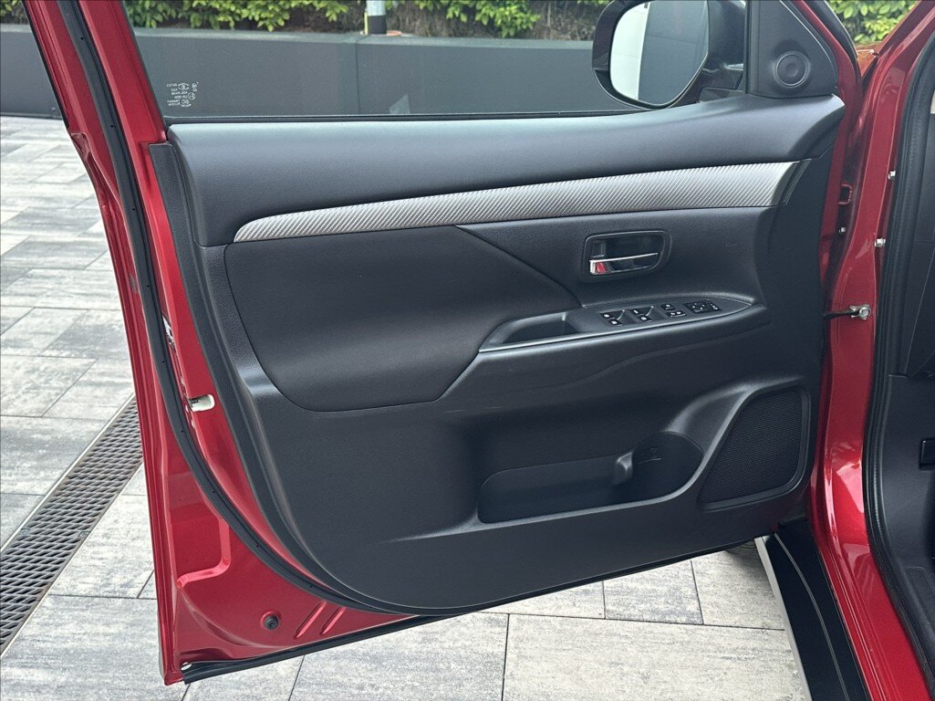 Mitsubishi Outlander SUV / Terénní 2,3 l 110 kw