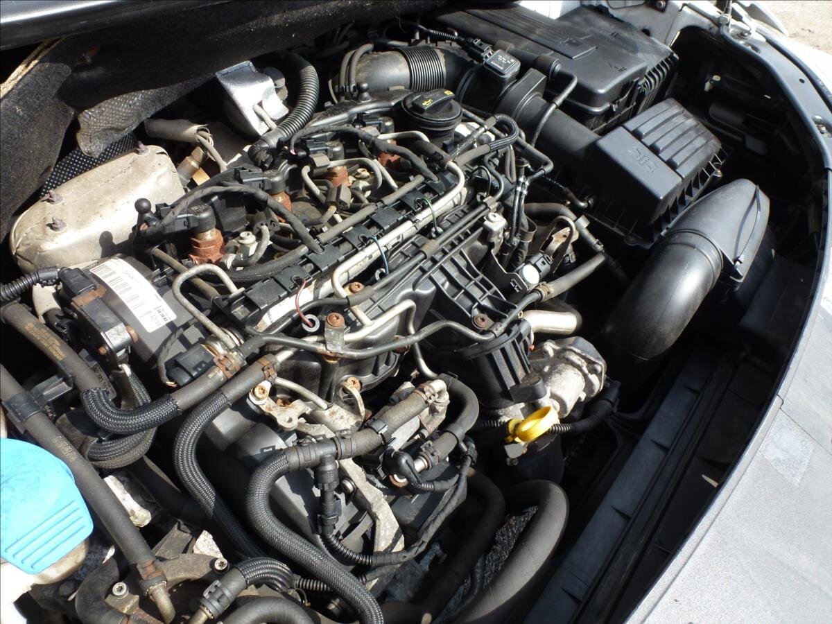 Volkswagen Caddy Skříň 1,6 l 75 kw