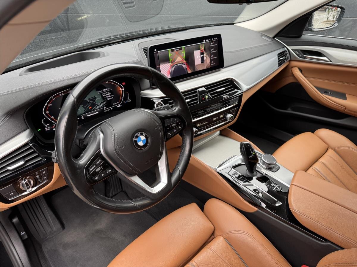 BMW Řada 5 Kombi 3,0 l 210 kw