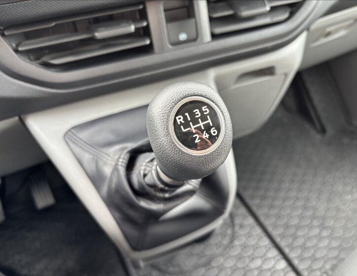 Ford Transit Custom Skříň 2,0 l 100 kw