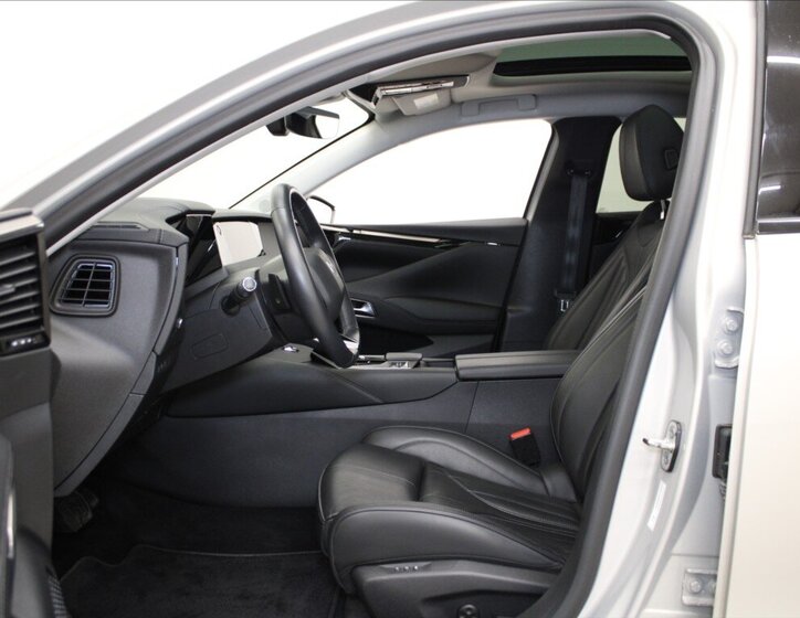 DS Automobiles DS4 SUV / Terénní 1,6 l 165 kw