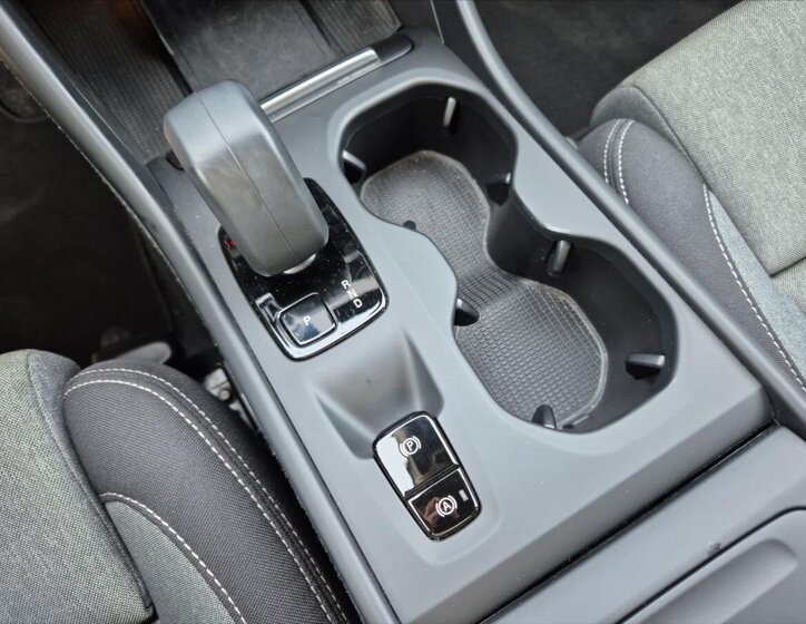 Volvo XC40 SUV 2,0 l 120 kw