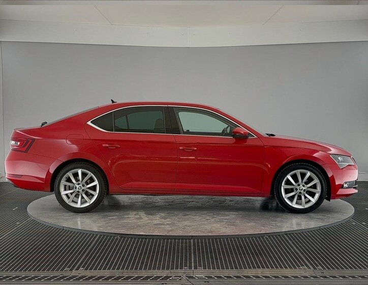 Škoda Superb Liftback 1,4 l 110 kw