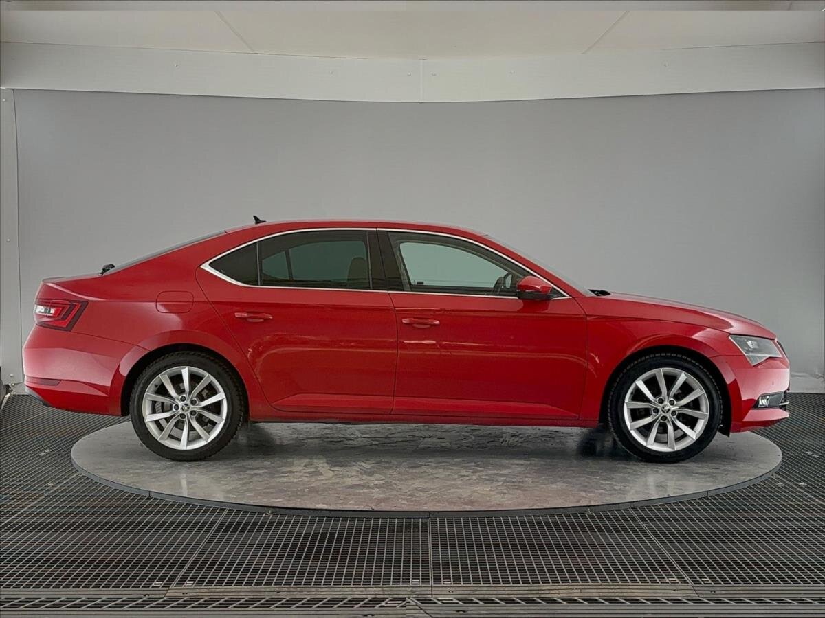 Škoda Superb Liftback 1,4 l 110 kw