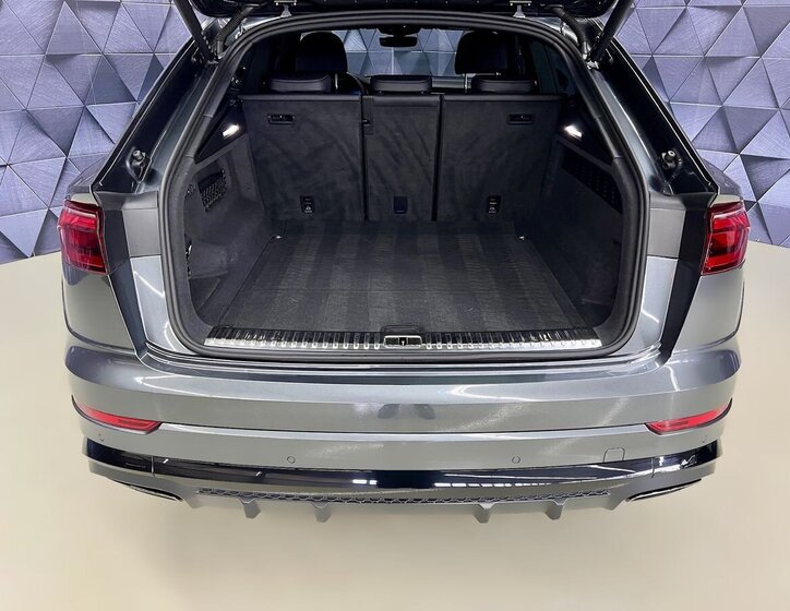 Audi Q8 SUV / Terénní 3,0 l 210 kw