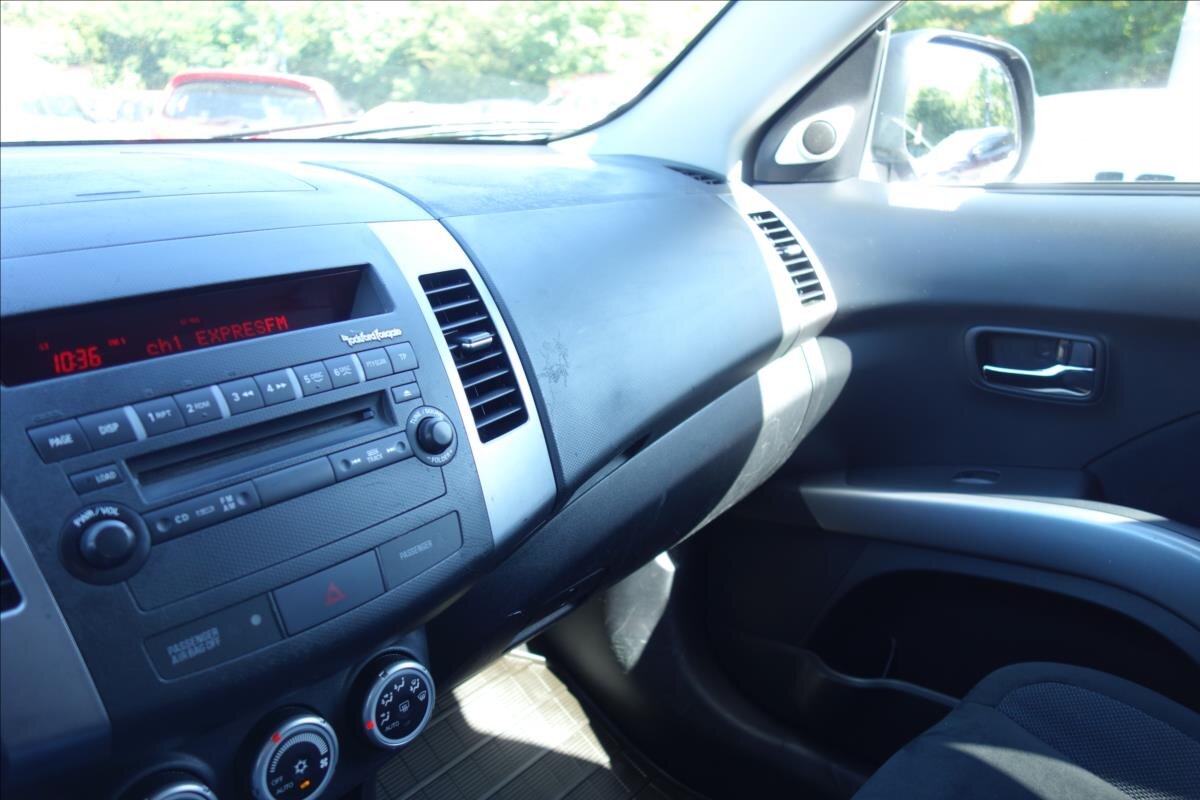 Mitsubishi Outlander SUV 2,0 l 103 kw