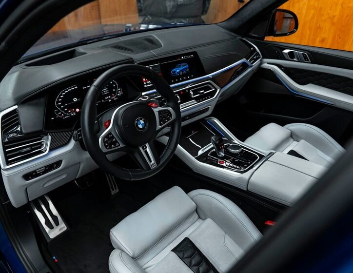 BMW X5 SUV / Terénní 4,4 l 460 kw