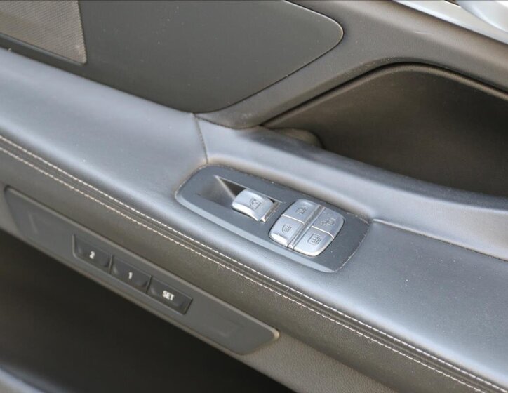 BMW Řada 7 Sedan / Limuzína 3,0 l 294 kw