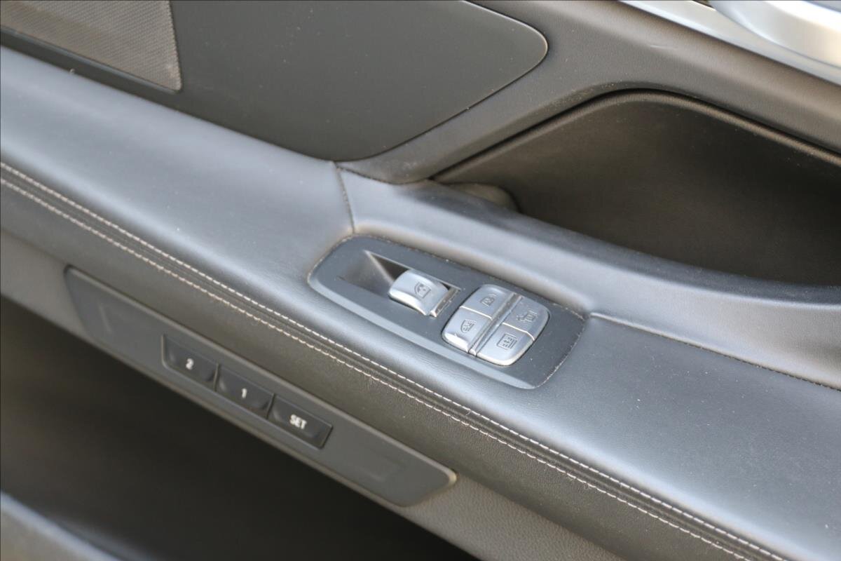 BMW Řada 7 Sedan / Limuzína 3,0 l 294 kw