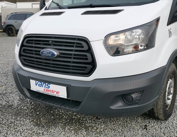Ford Transit 19