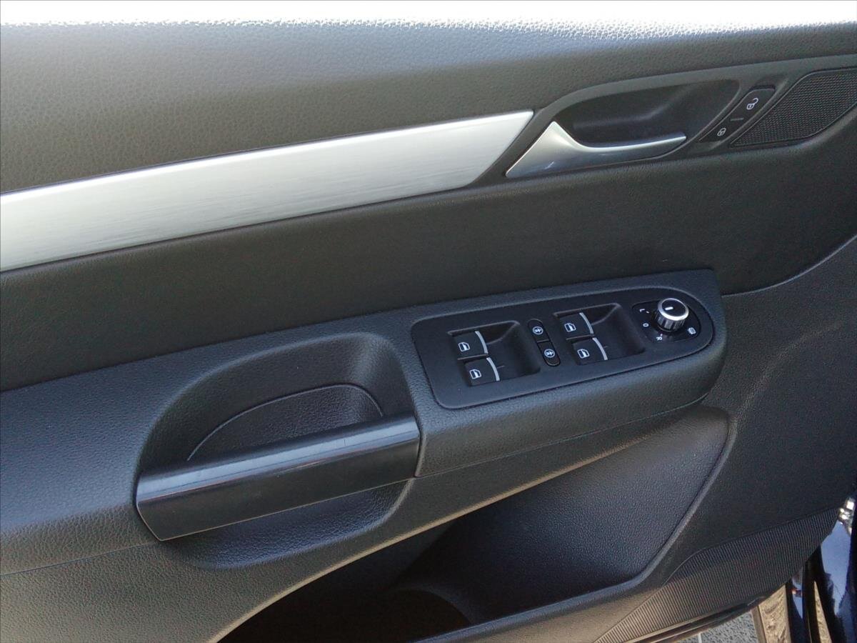 Volkswagen Sharan MPV 2,0 l 103 kw