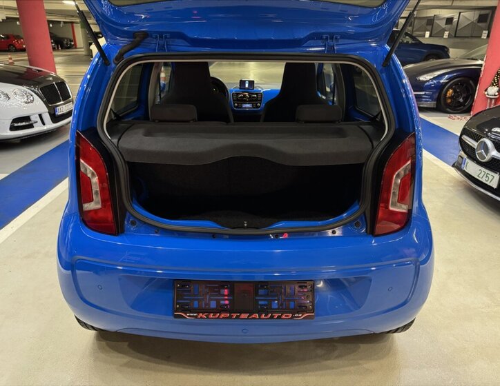 Volkswagen up! 5