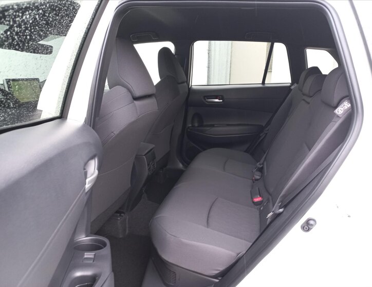 Toyota Corolla Cross CUV / Crossover 1,8 l 72 kw