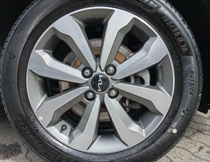 KIA Stonic SUV / Terénní 1,2 l 58 kw