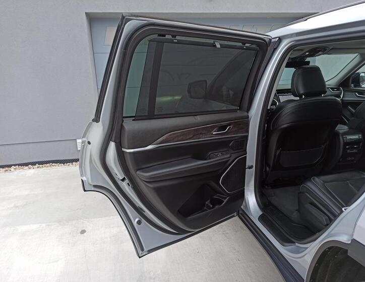 Jeep Grand Cherokee 35