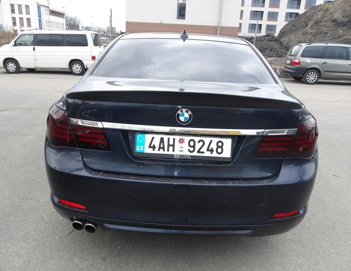 BMW Řada 7 Sedan / Limuzína 3,0 l 180 kw