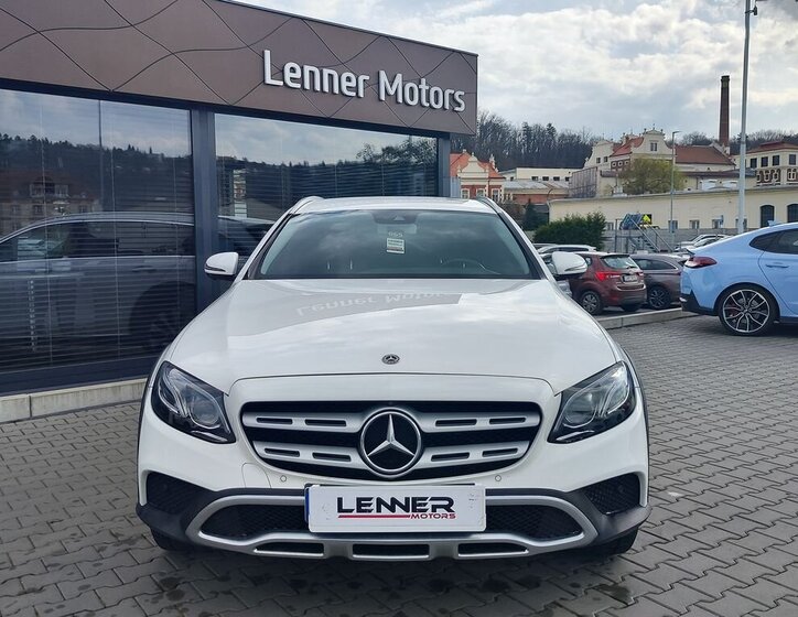 Mercedes-Benz Třídy E Kombi 2,0 l 143 kw