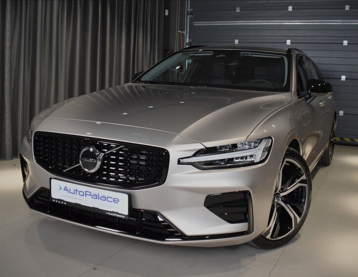 Volvo V60 Kombi 2,0 l 145 kw