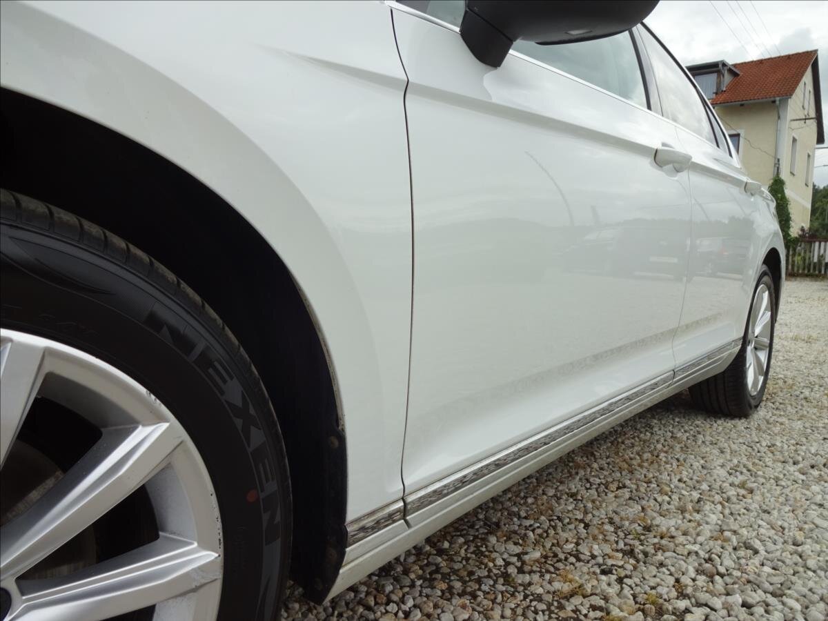 Volkswagen Passat Sedan 2,0 l 110 kw